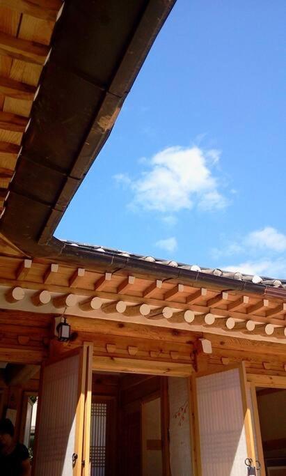 Namhyundang - Hanok Korean Traditional House Сеул Экстерьер фото