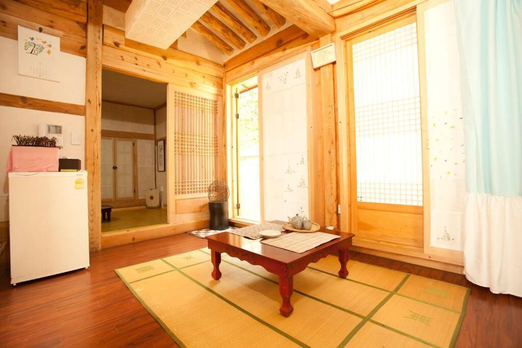 Namhyundang - Hanok Korean Traditional House Сеул Экстерьер фото