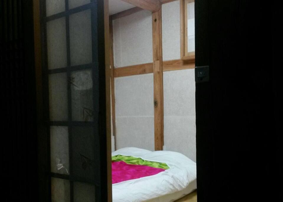 Namhyundang - Hanok Korean Traditional House Сеул Экстерьер фото