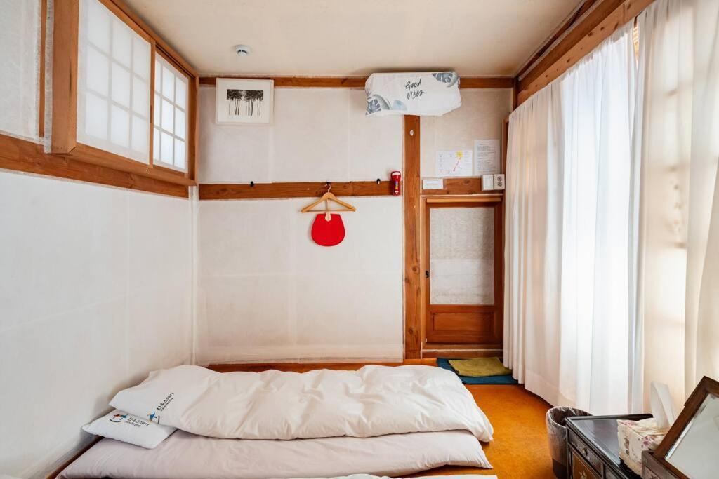 Namhyundang - Hanok Korean Traditional House Сеул Экстерьер фото