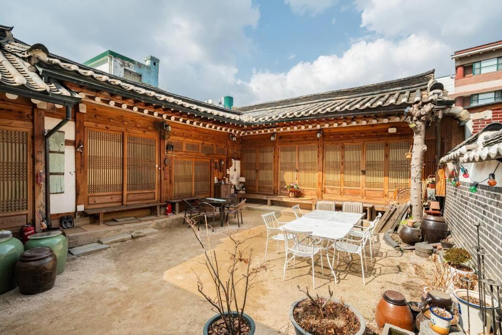 Namhyundang - Hanok Korean Traditional House Сеул Экстерьер фото