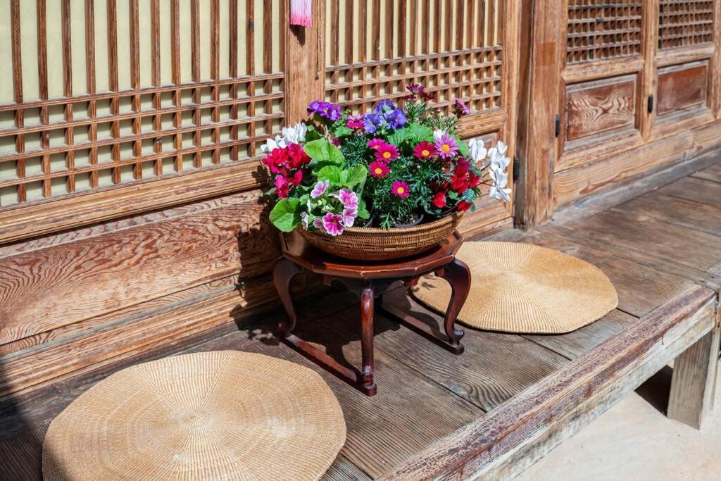 Namhyundang - Hanok Korean Traditional House Сеул Экстерьер фото